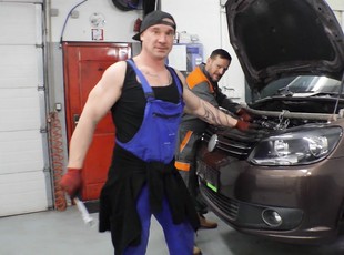Mechanics fix woman's car and her juicy holes in a wild gangbang